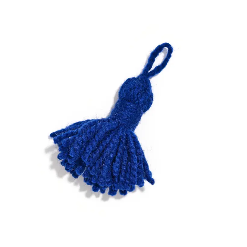 Tifawt Majorelle Pompon - handgefertigter marokkanischer Teppich TAZZRA Marrakesch Tifawt Majorelle Pompon - handgefertigter marokkanischer Teppich TAZZRA Marrakesch