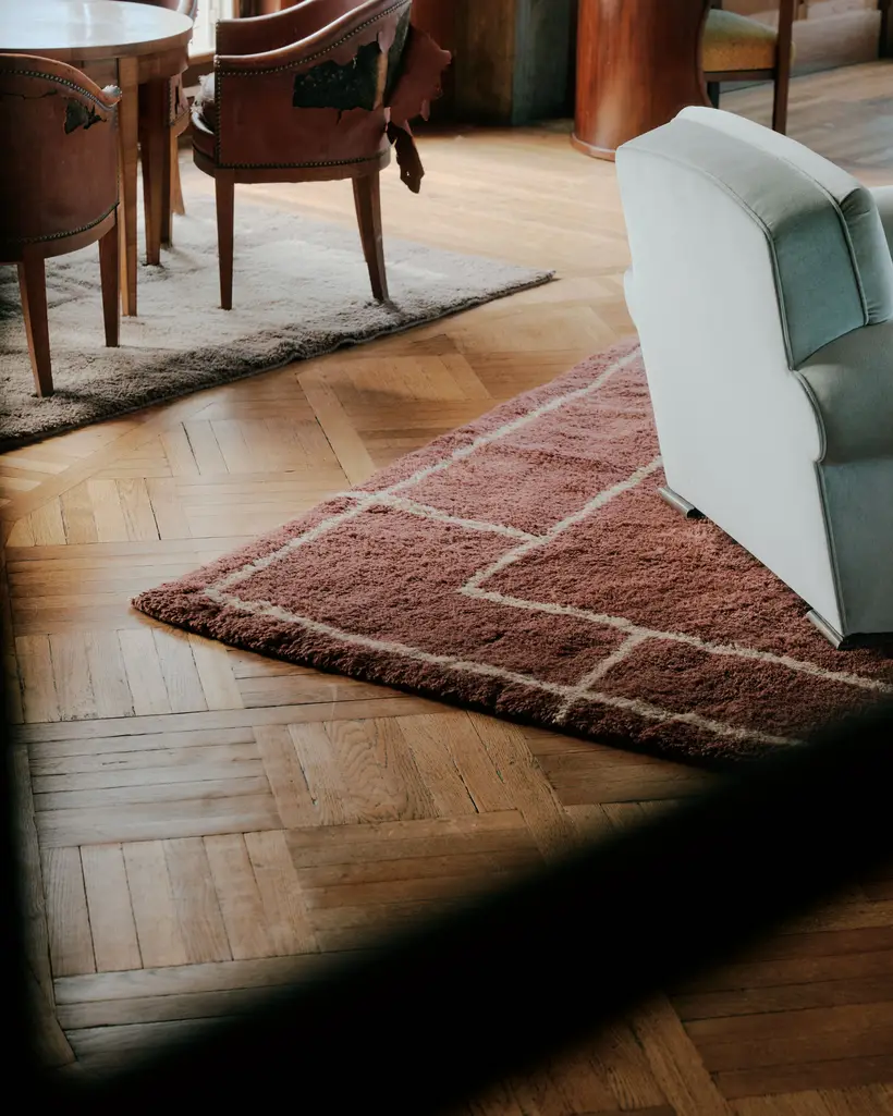 Mak Oxblood Avorio - handmade Moroccan rug by TAZZRA Marrakech