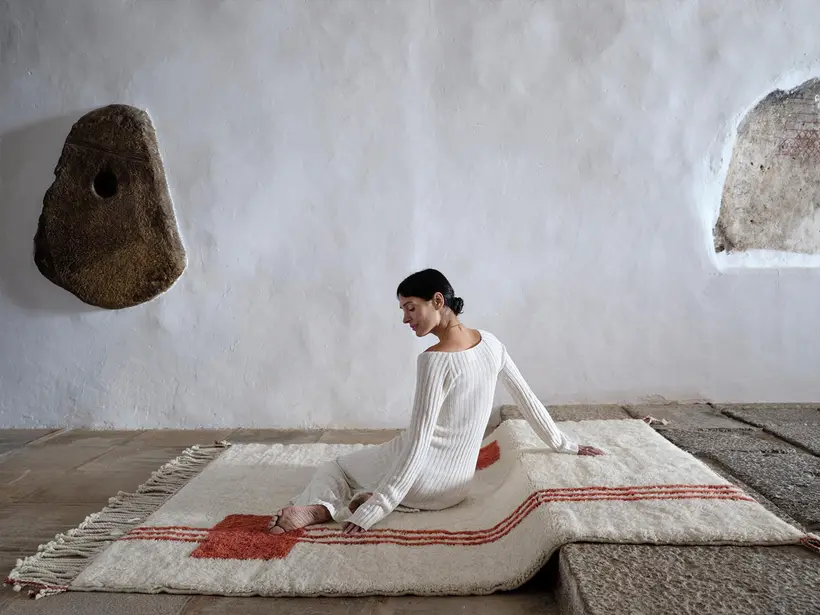 Throughline Natural Wool Sienna - handgefertigter marokkanischer Teppich TAZZRA Marrakesch