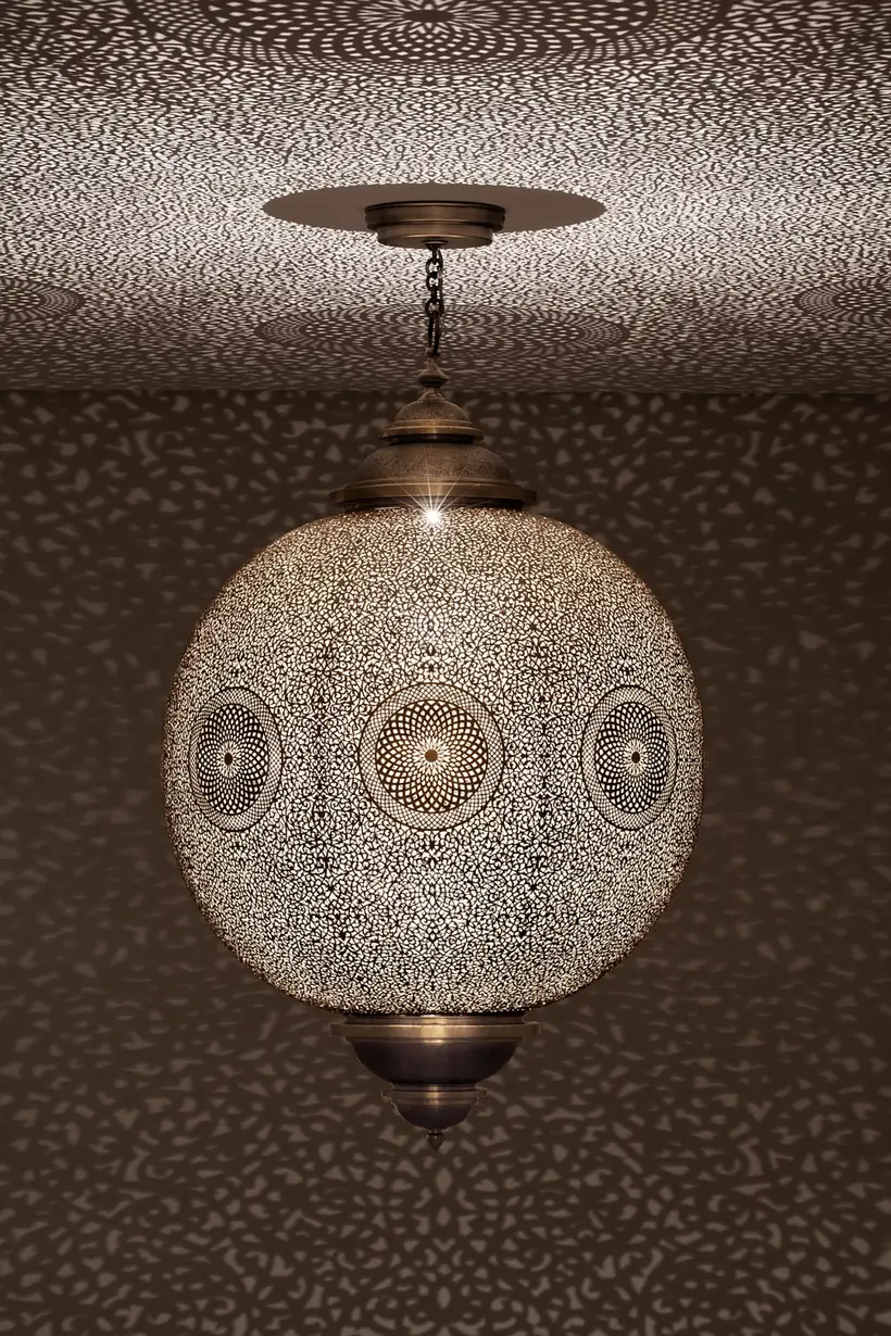Pendant Globe Double Dome Floral - artisanat marocain TAZZRA Marrakech Pendant Globe Double Dome Floral - artisanat marocain TAZZRA Marrakech