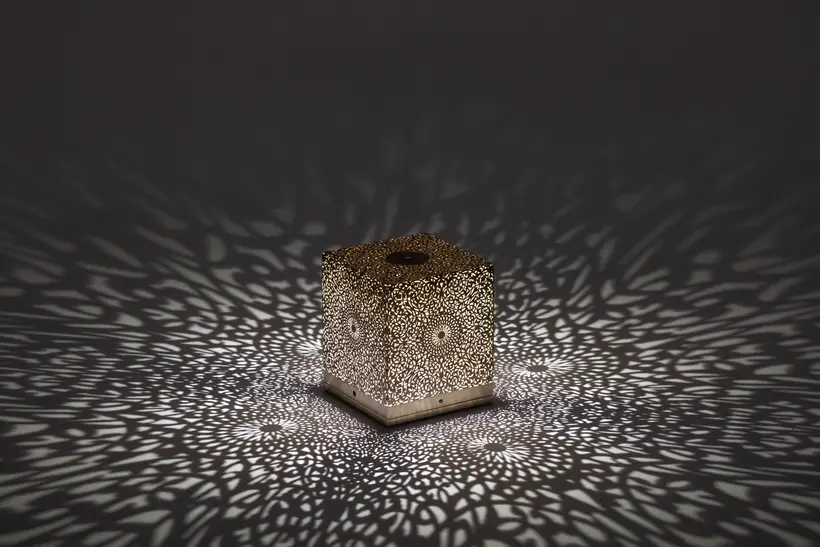 Table Lamp Battery Cube Floral - قطعة حرفية مغربية TAZZRA مراكش Table Lamp Battery Cube Floral - قطعة حرفية مغربية TAZZRA مراكش